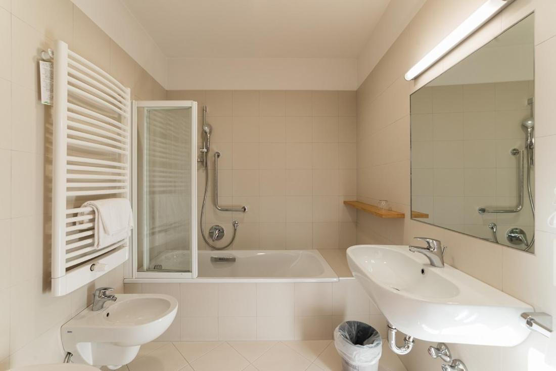 Hotel Stiegl Scala Больцано Номер фото